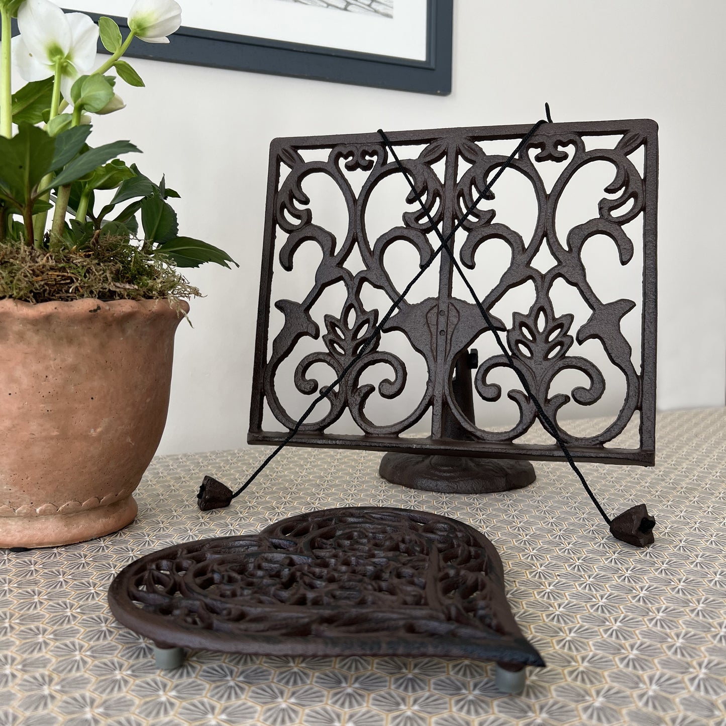 Traditional Cast Iron Ornate Cookbook Stand & Heart Trivet Set