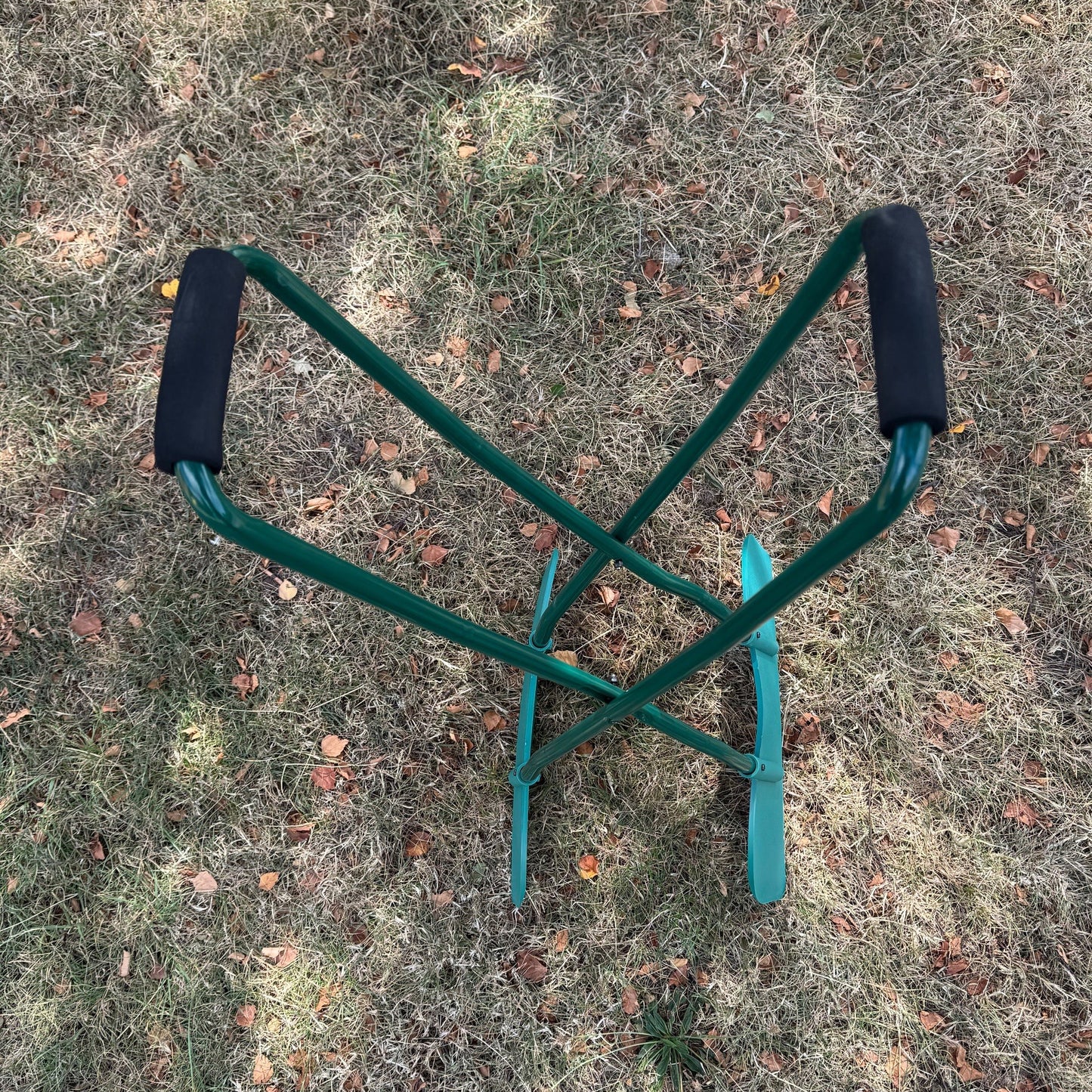 Long Handled Foam Grip Leaf Collecting Grabs
