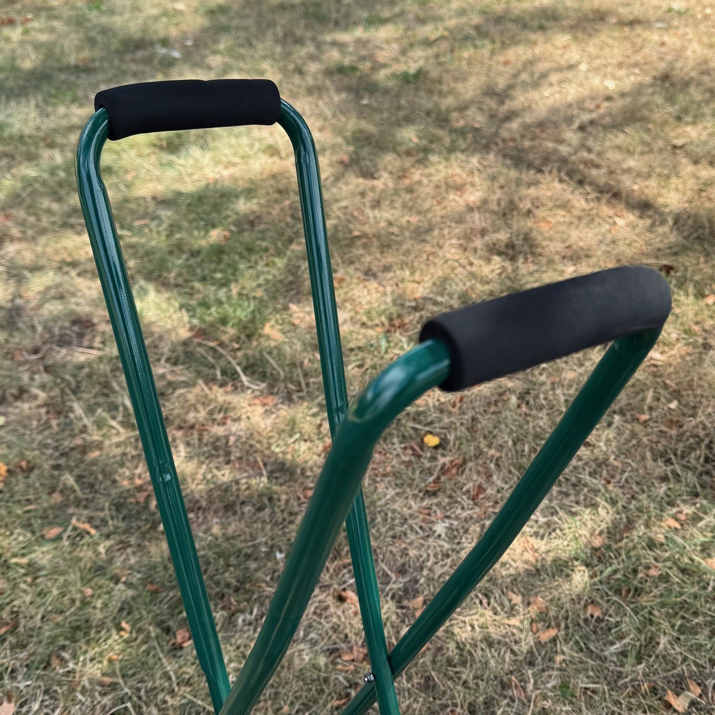 Long Handled Foam Grip Leaf Collecting Grabs