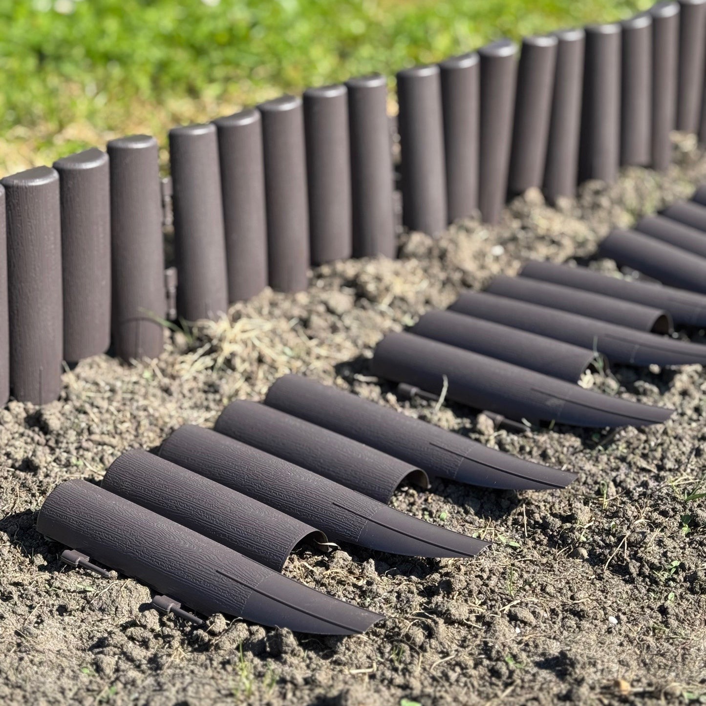 Set of 16 Plastic Wood Effect Lawn Edging Panels (27.5cm x 24cm)