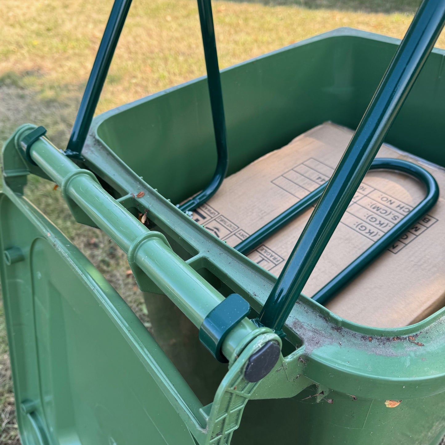 Wheelie Bin Contents Compressor Rubbish & Recycling Compactor