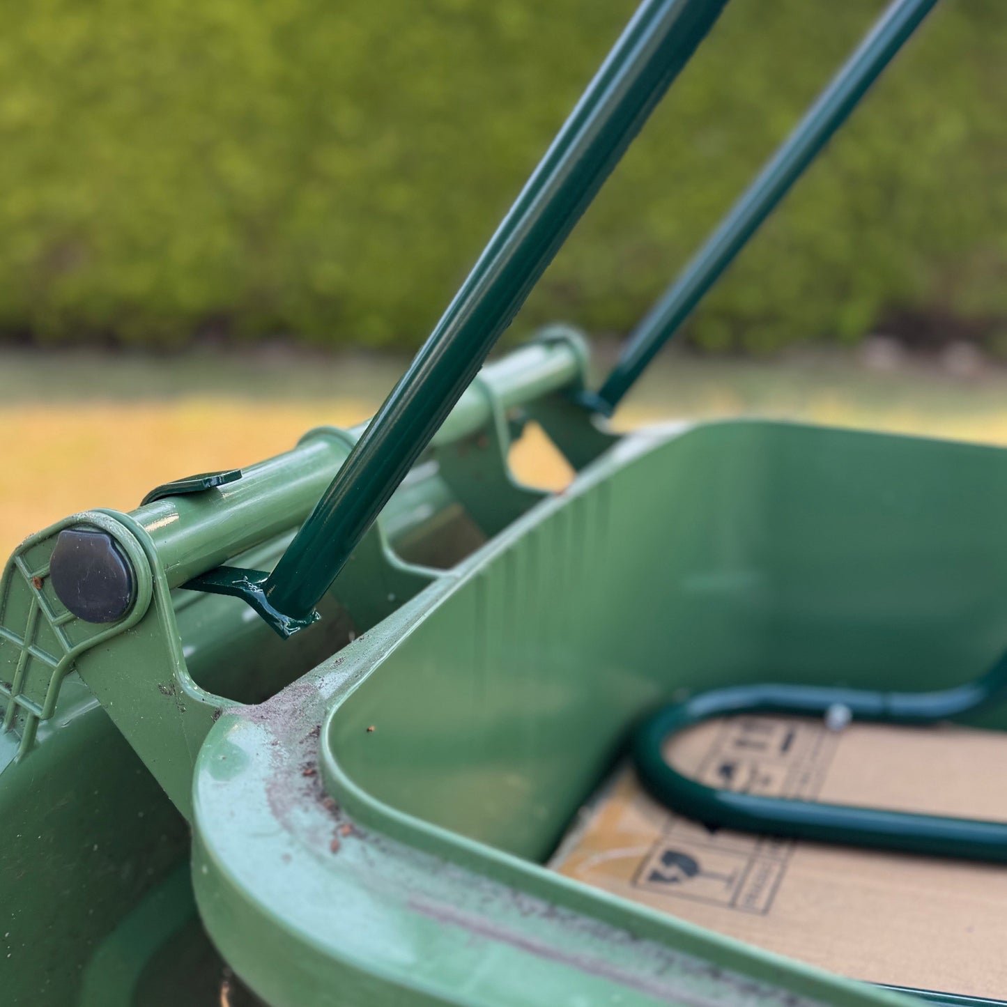 Wheelie Bin Contents Compressor Rubbish & Recycling Compactor