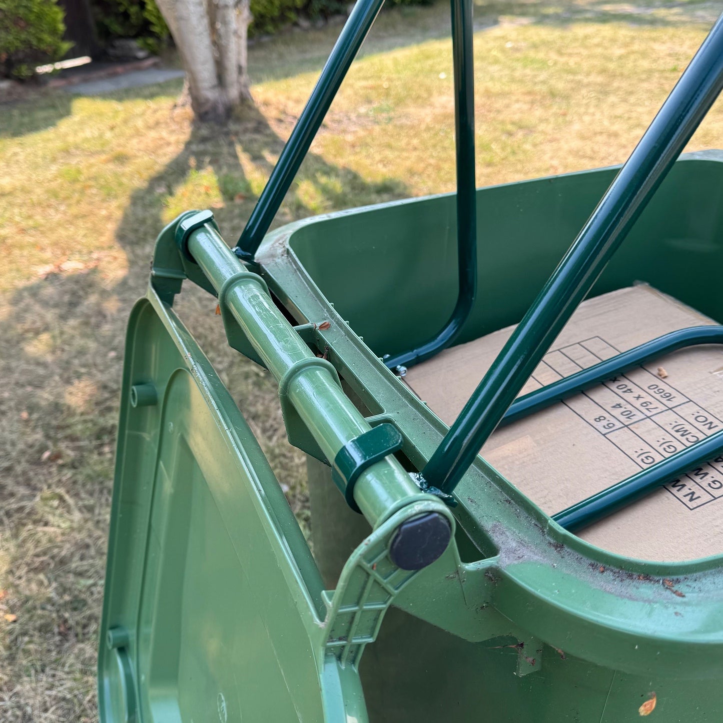 Wheelie Bin Contents Compressor Rubbish & Recycling Compactor