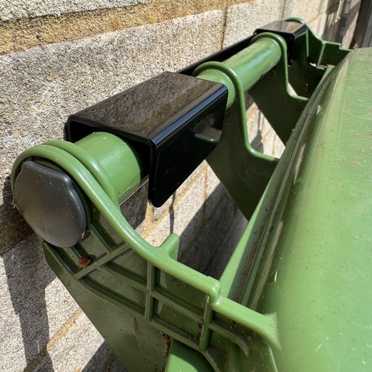 Wheelie Bin Metal Wall Bracket