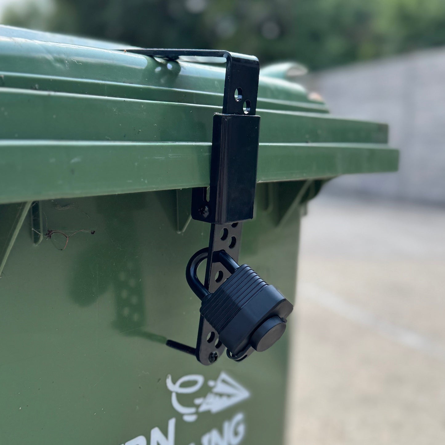 Wheelie Bin Metal Security Strap Lock with Padlock