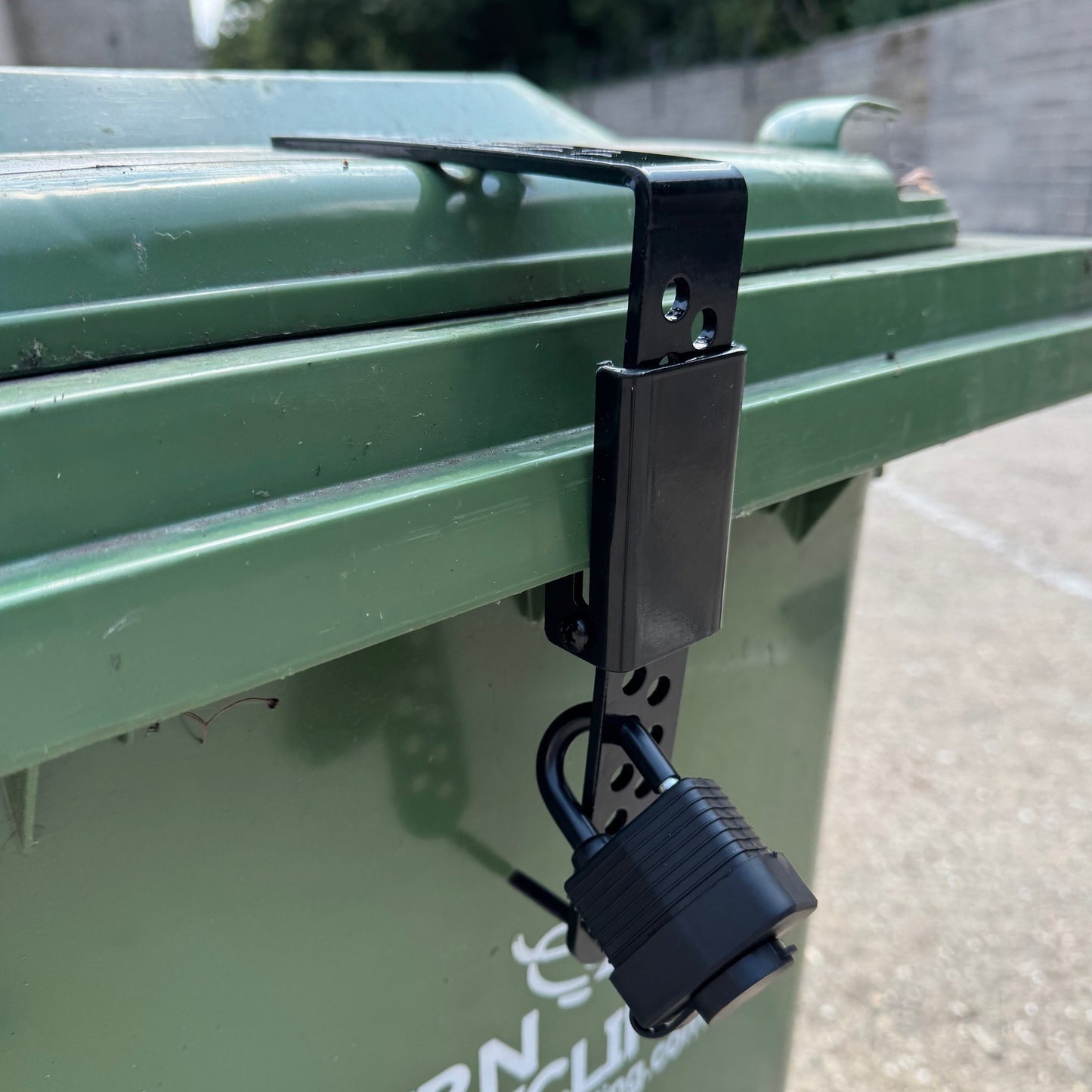 Wheelie Bin Metal Security Strap Lock with Padlock