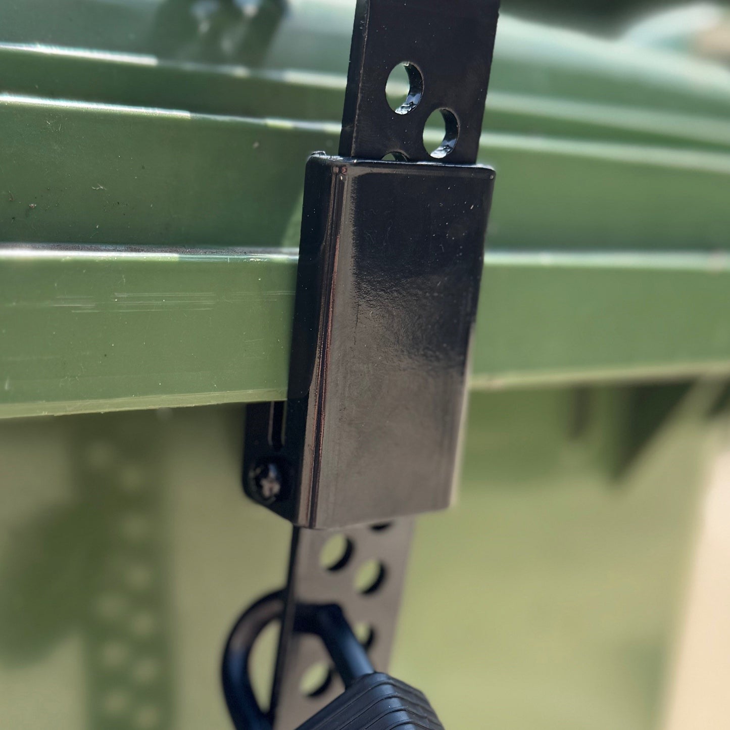 Wheelie Bin Metal Security Strap Lock with Padlock