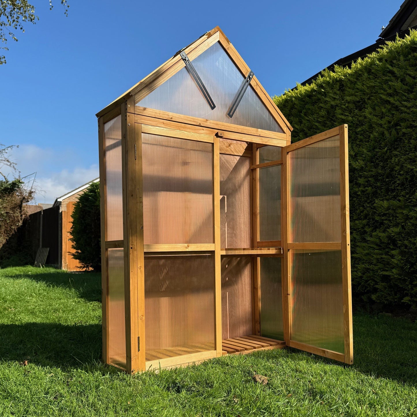 Wooden Framed Polycarbonate Apex Growhouse Mini Greenhouse