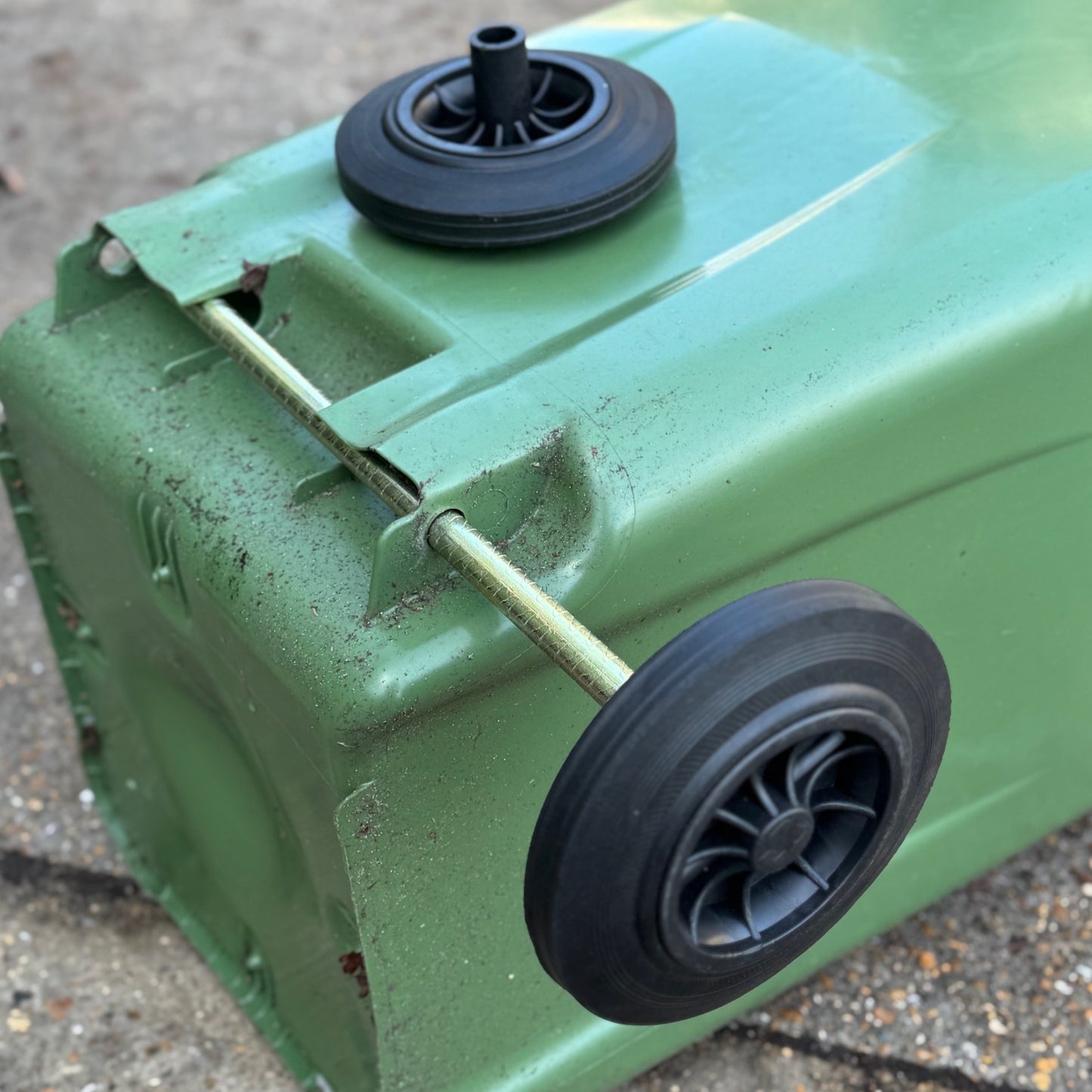 Wheelie Bin Replacement Axle & Wheels Kit with Lid Hinge Pins