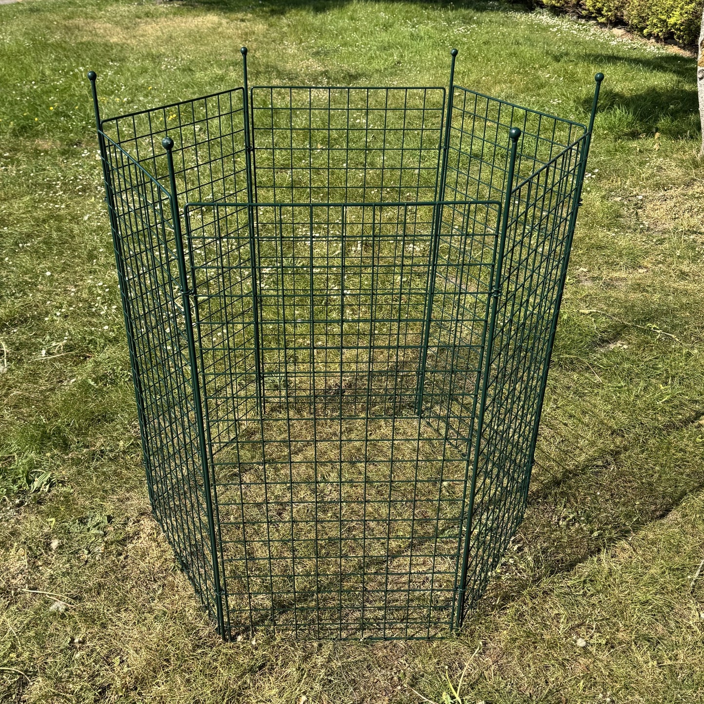 Wire Mesh Garden Leaf Composter Bin (100cm x 90cm)