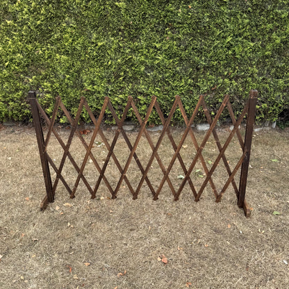 Freestanding Expanding Willow Garden Trellis Screen (196cm x 90cm)