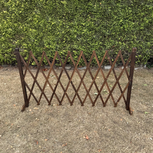 Freestanding Expanding Willow Garden Trellis Screen (196cm x 90cm)
