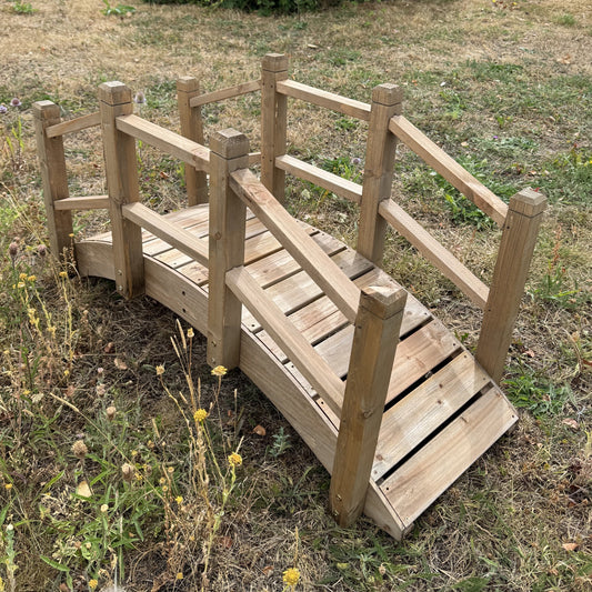 Ornamental Wooden Garden Bridge for Pond & Border Decoration