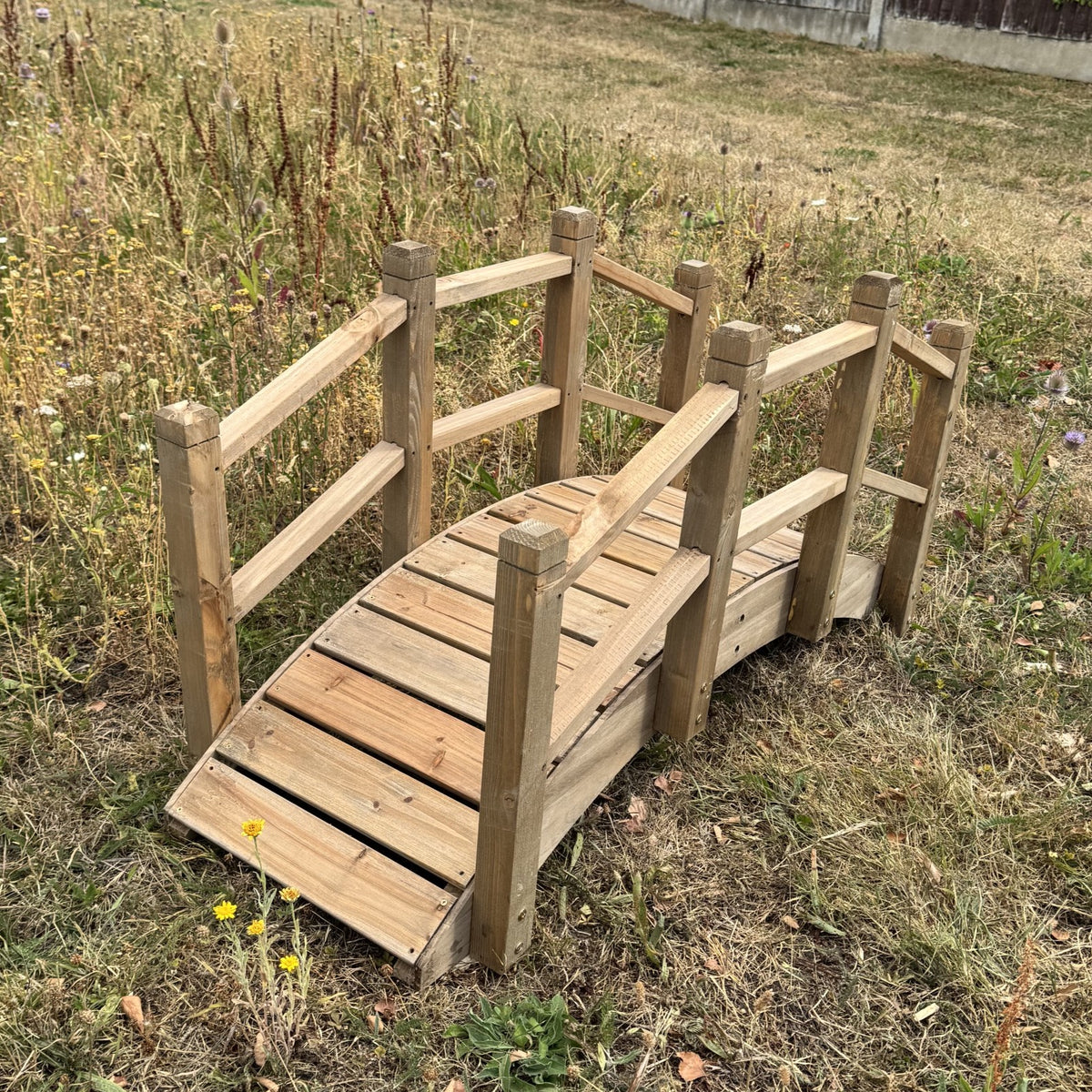 Ornamental Wooden Garden Bridge for Pond & Border Decoration