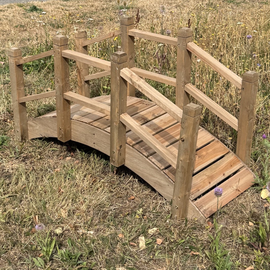 Ornamental Wooden Garden Bridge for Pond & Border Decoration