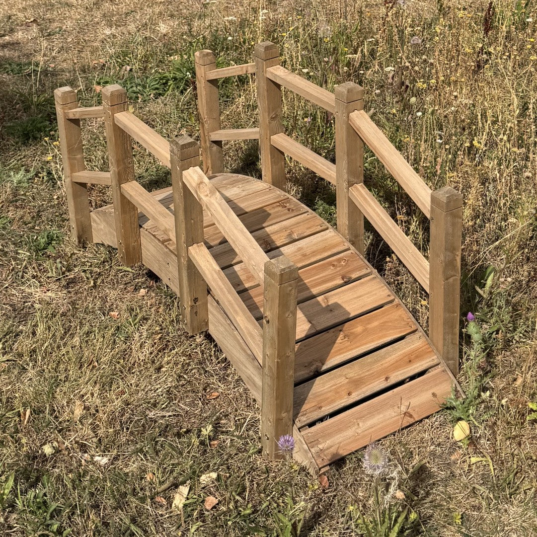 Ornamental Wooden Garden Bridge for Pond & Border Decoration