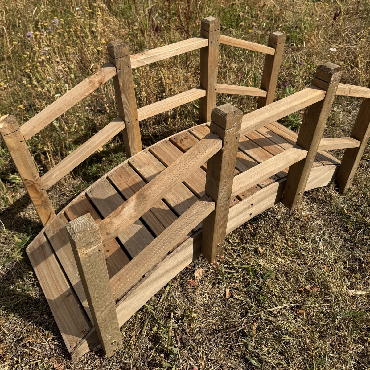 Ornamental Wooden Garden Bridge for Pond & Border Decoration