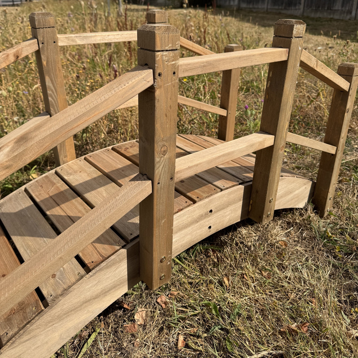 Ornamental Wooden Garden Bridge for Pond & Border Decoration