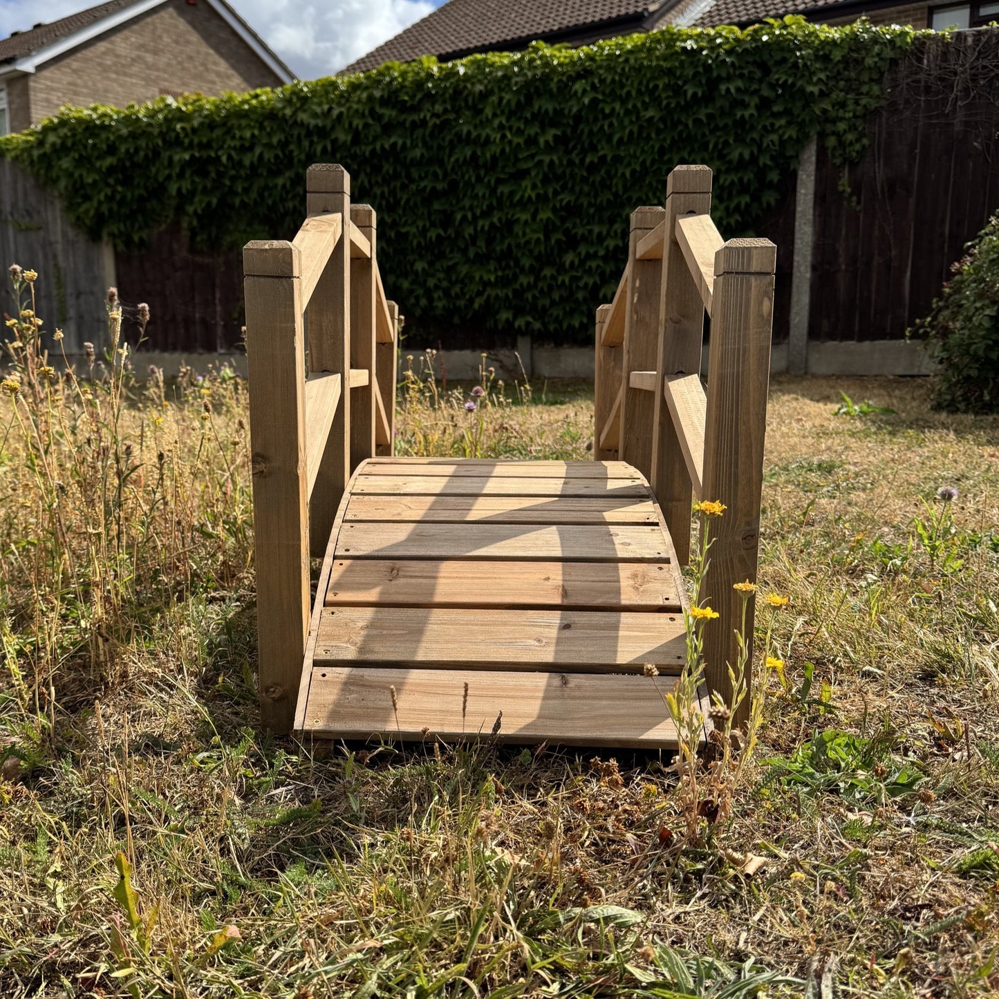 Ornamental Wooden Garden Bridge for Pond & Border Decoration