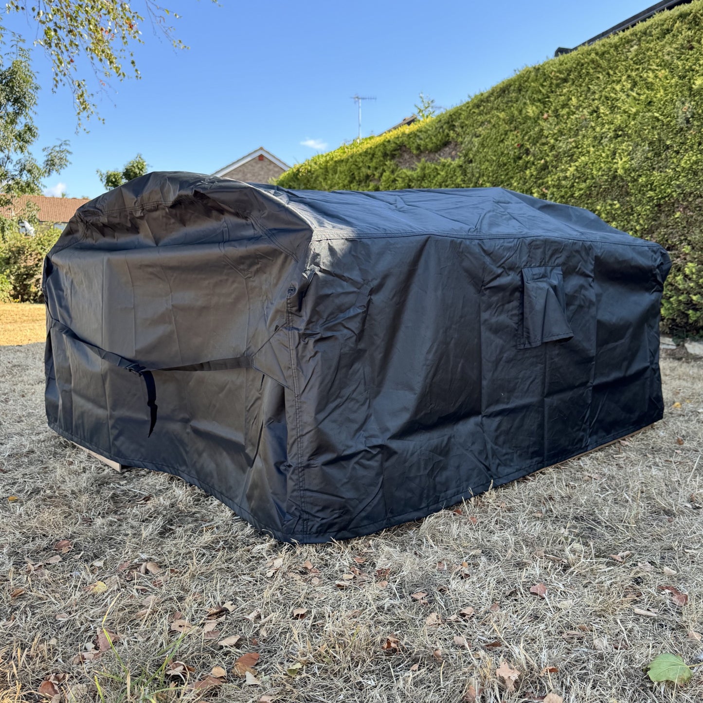Premium Waterproof Picnic Table Garden Furniture Cover in Black (1.57m)