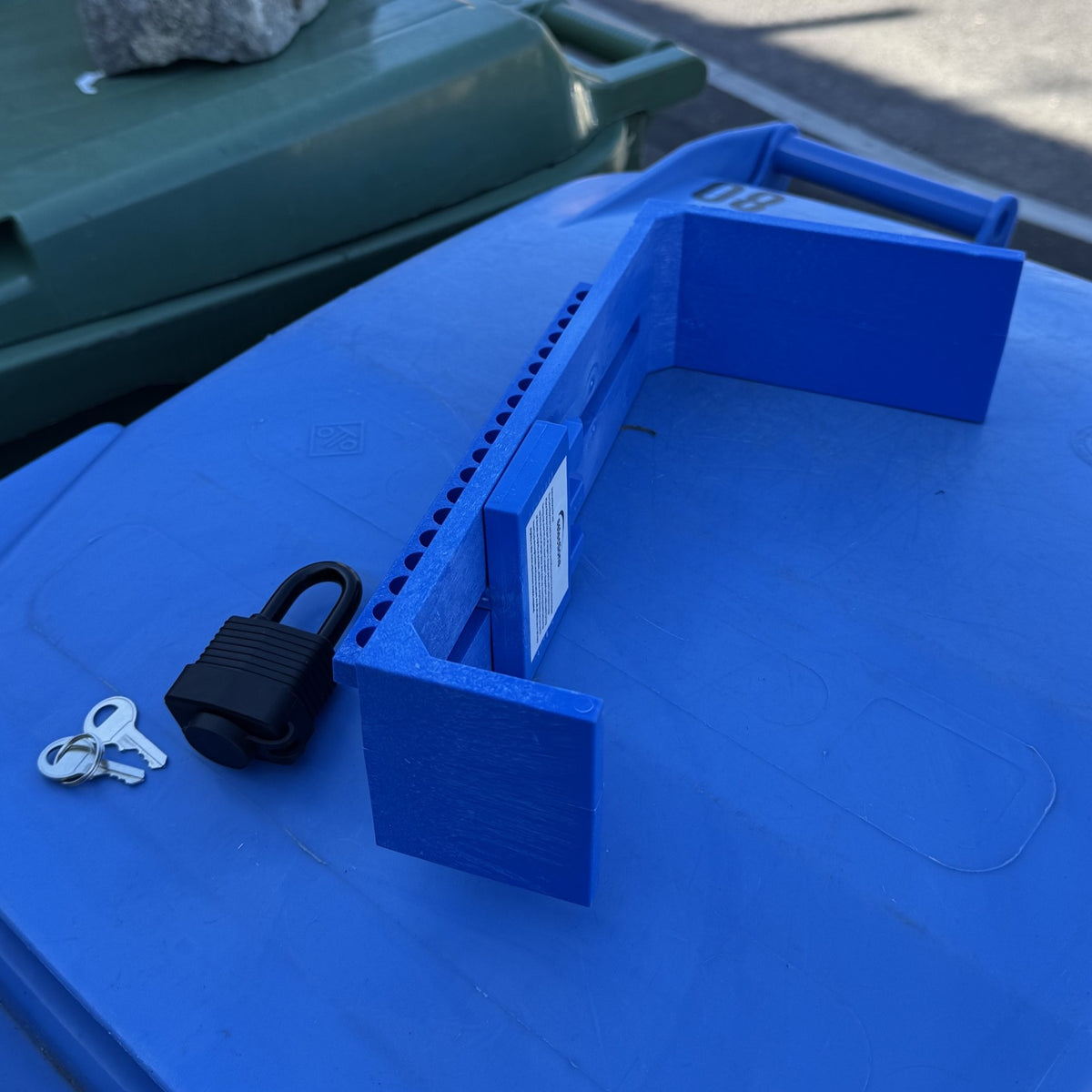 Wheelie Bin Tough Plastic Security Lock with Padlock - Blue