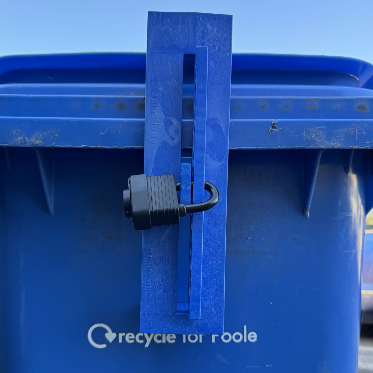 Wheelie Bin Tough Plastic Security Lock with Padlock - Blue