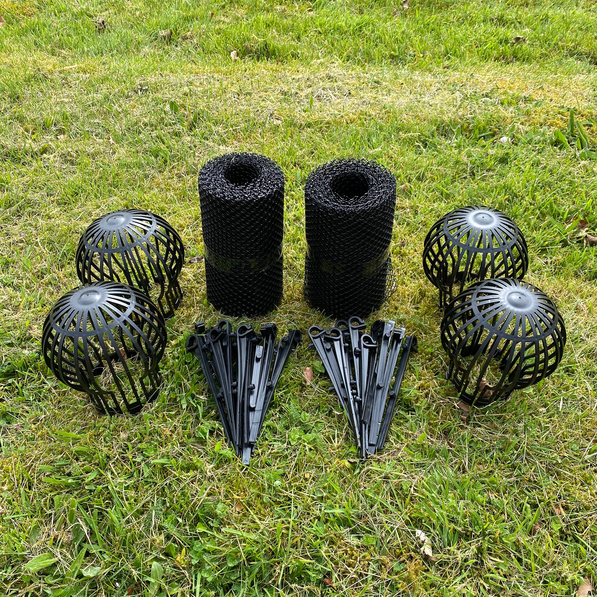12m Gutter Protection Mesh Guard & Downpipe Filter Guards (Set of 4)