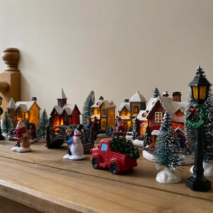 24 Piece Christmas Village Scene For Windowsills Or Mantelpieces