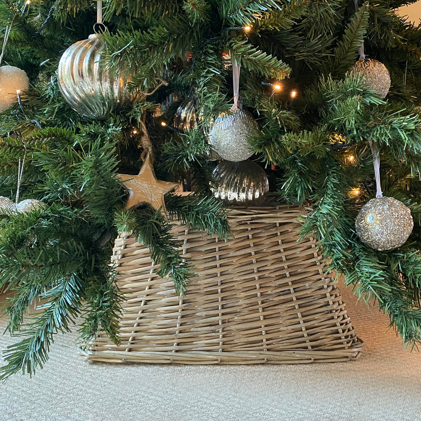 Grey Wicker Christmas Tree Skirt (Square)