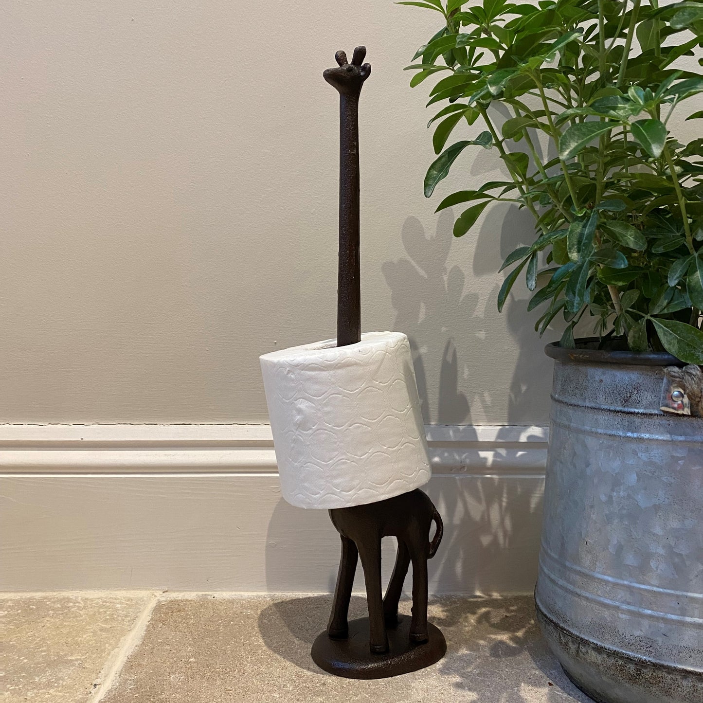 Giraffe Loo Roll Holder in Cast Iron