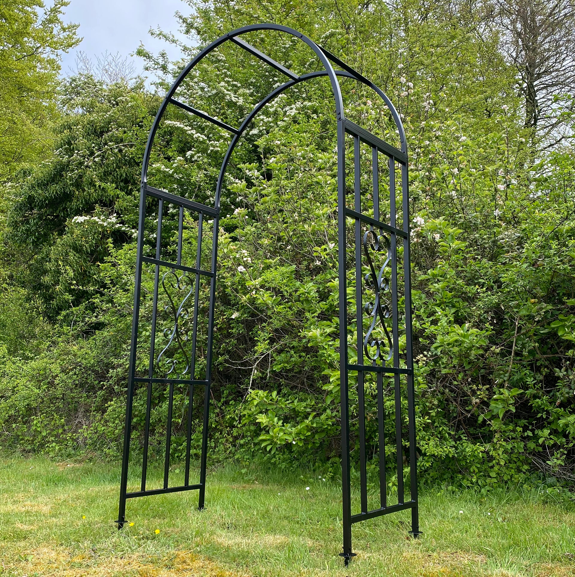 Metal Amalfi Garden Arch 4 Ground Spikes