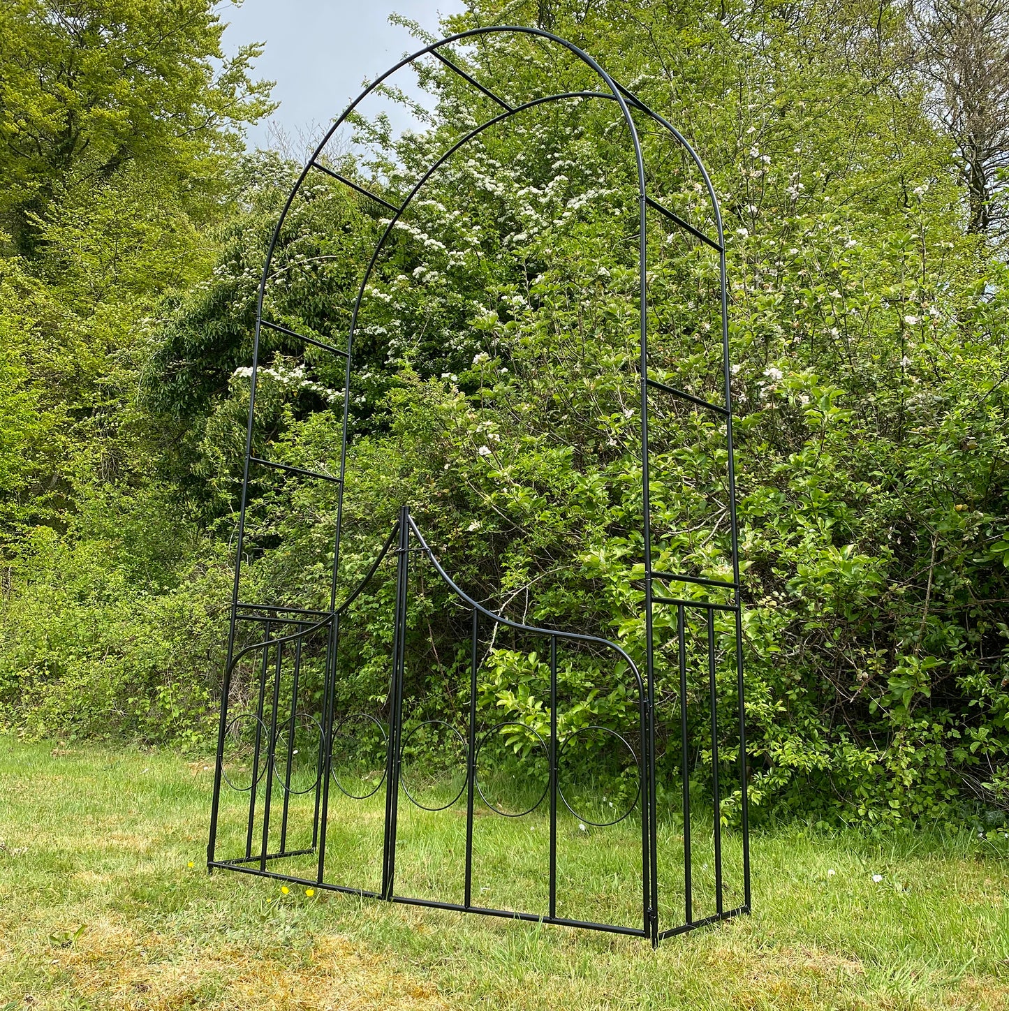 Metal Kingsbere Garden Arch with Gate